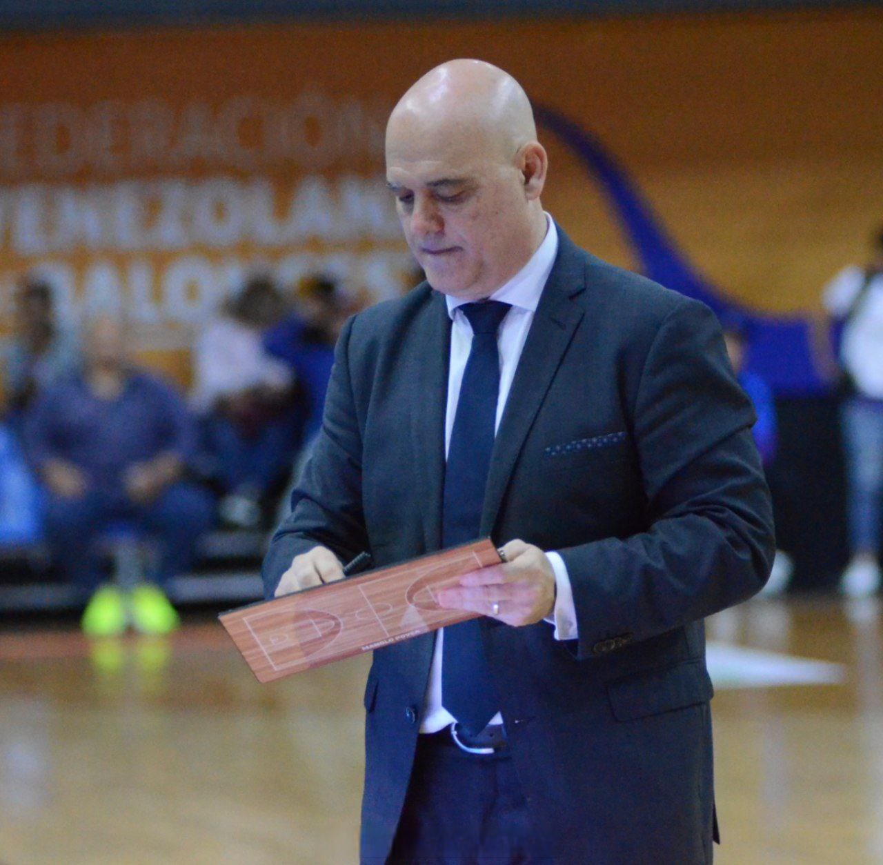 九游娱乐-包含刚刚！冲刺阶段克里夫兰骑士调整名单以备意大利杯山东男篮赛前门线救险，赛后葡萄牙体育调整名单以备欧超杯的词条